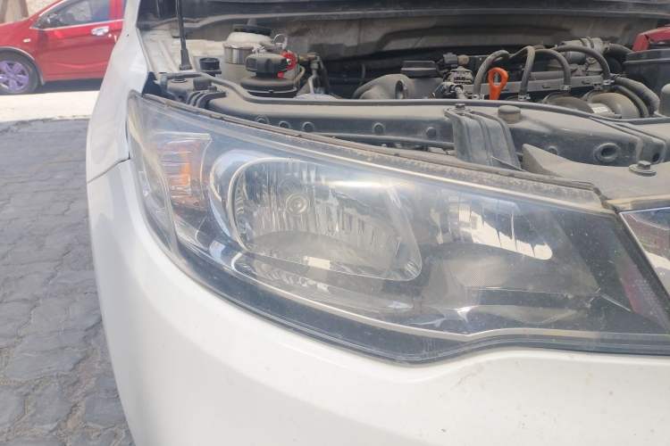Used Kia Forte 2016 1.6L MT GL Right Front Headlight