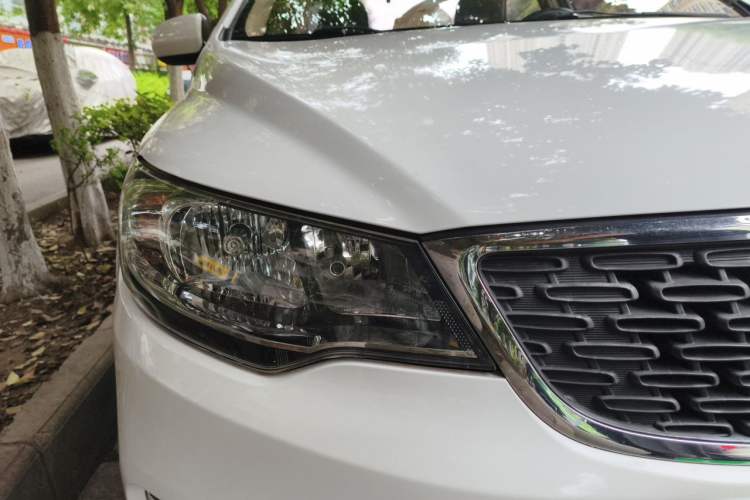 Used Kia Forte 2016 1.6L MT GL Right Front Headlight