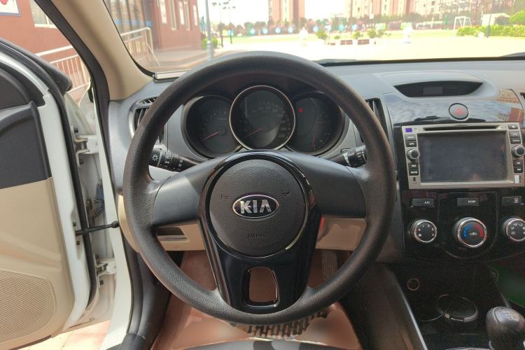 Used Kia Forte 2016 1.6L MT GL Steering Wheel