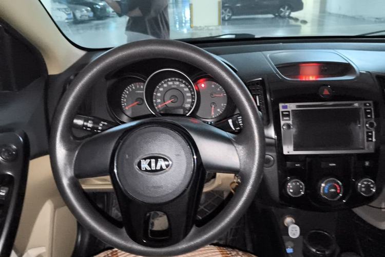 Used Kia Forte 2016 1.6L MT GL Steering Wheel