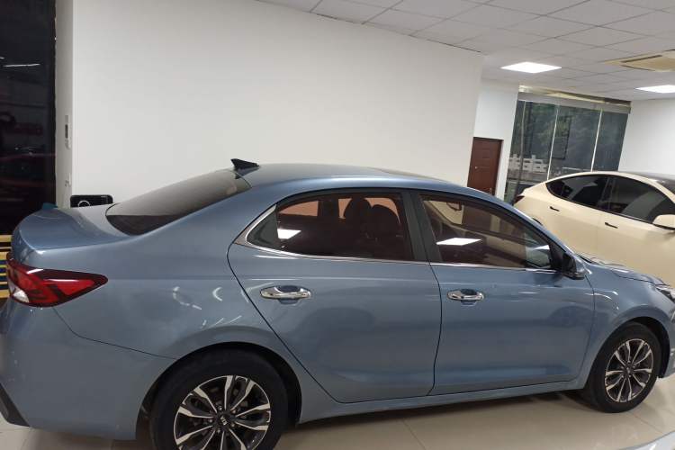 Used Kia Forte 2018 1.6L Automatic Value-Comfort Luxury Edition Exterior 2