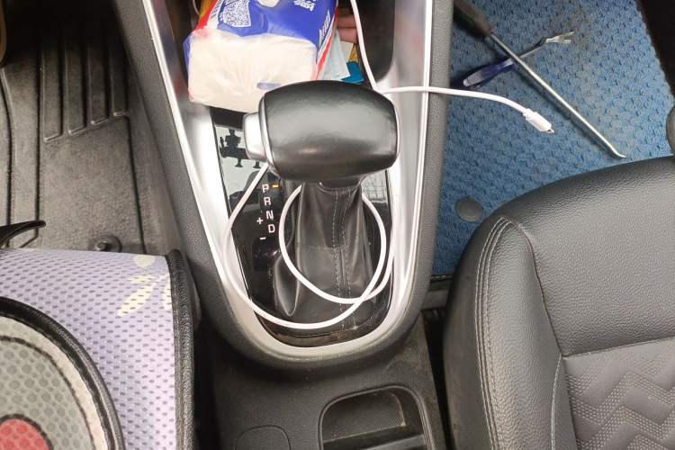 Used Kia Forte 2018 1.6L Automatic Value-Connect Edition with Intelligent Connectivity Gear Lever