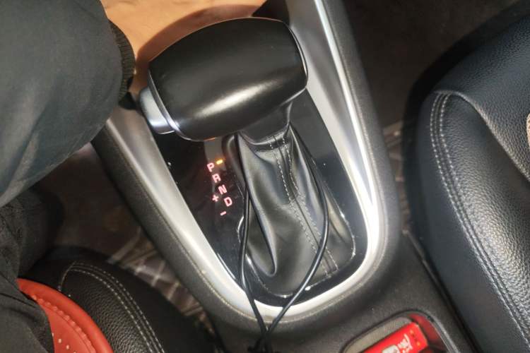 Used Kia Forte 2018 1.6L Automatic Value-Connect Edition with Intelligent Connectivity Gear Lever