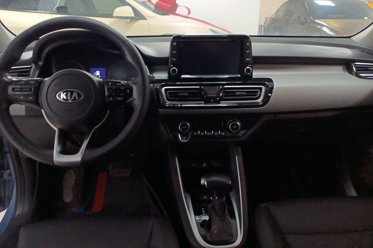 Used Kia Forte 2018 1.6L Automatic Value-Comfort Luxury Edition Interior 3
