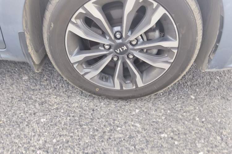 Used Kia Forte 2018 1.6L Automatic Value-Comfort Luxury Edition Right Front Wheel Hub