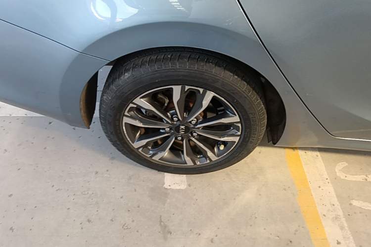 Used Kia Forte 2018 1.6L Automatic Value-Comfort Luxury Edition Right Rear Wheel Hub