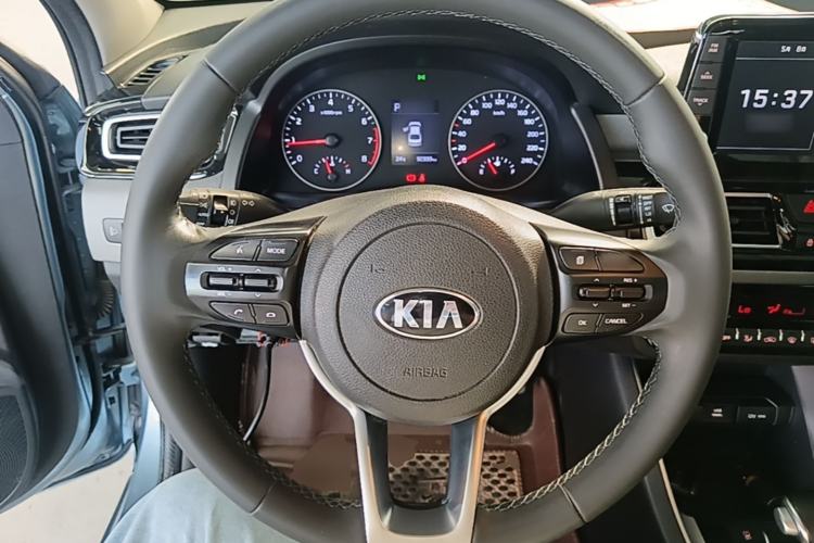 Used Kia Forte 2018 1.6L Automatic Value-Comfort Luxury Edition Steering Wheel