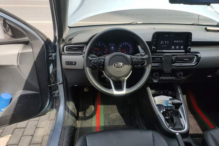 Used Kia Forte 2018 1.6L Automatic Value-Comfort Luxury Edition Steering Wheel