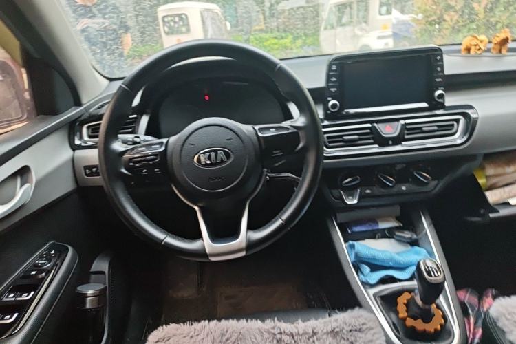 Used Kia Forte 2018 1.6L Manual Value Edition with Sunroof Steering Wheel