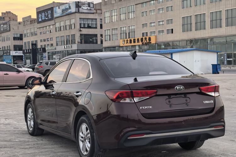 Used Kia Forte 2018 1.6L Automatic Value-Connect Edition with Intelligent Connectivity Exterior 5
