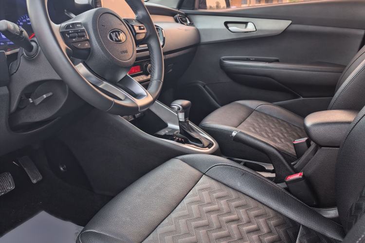 Used Kia Forte 2018 1.6L Automatic Value-Connect Edition with Intelligent Connectivity Interior 2