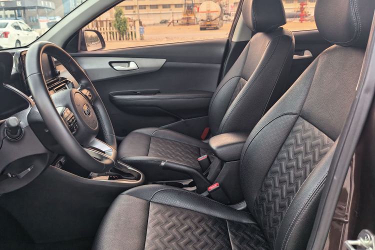 Used Kia Forte 2018 1.6L Automatic Value-Connect Edition with Intelligent Connectivity Interior 3