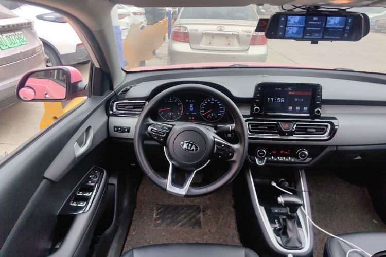 Used Kia Forte 2018 1.6L Automatic Value-Connect Edition with Intelligent Connectivity Center Console