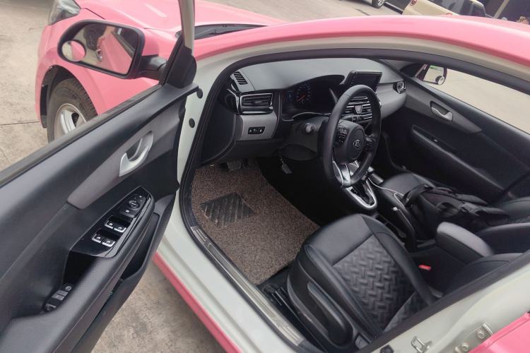 Used Kia Forte 2018 1.6L Automatic Value-Connect Edition with Intelligent Connectivity Driver Seat