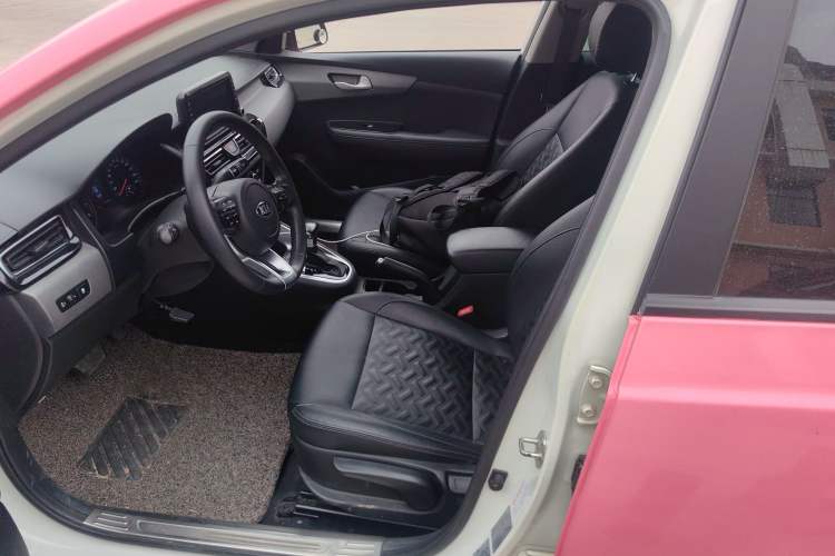 Used Kia Forte 2018 1.6L Automatic Value-Connect Edition with Intelligent Connectivity Left Front Seat