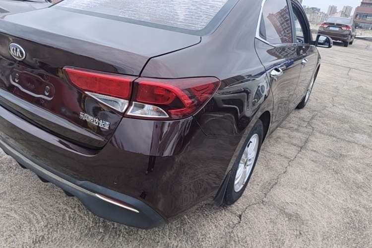 Used Kia Forte 2018 1.6L Manual Value Edition with Sunroof Right Rear Taillight