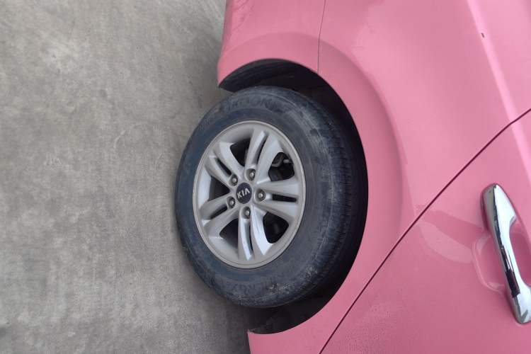 Used Kia Forte 2018 1.6L Automatic Value-Connect Edition with Intelligent Connectivity Right Rear Wheel Hub