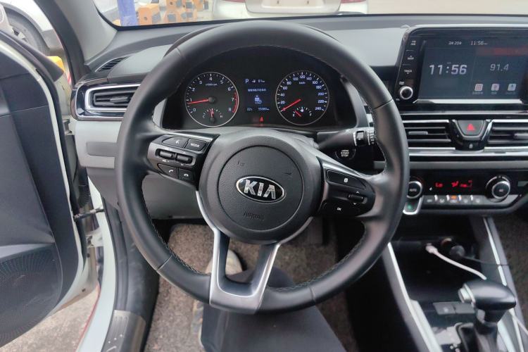 Used Kia Forte 2018 1.6L Automatic Value-Connect Edition with Intelligent Connectivity Steering Wheel