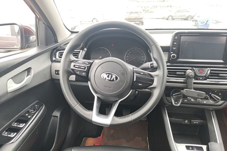 Used Kia Forte 2018 1.6L Manual Value Edition with Sunroof Steering Wheel