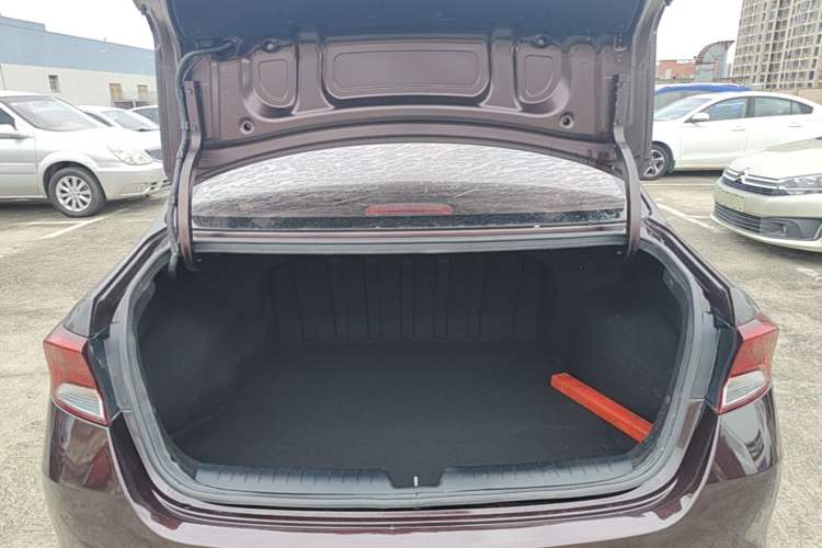 Used Kia Forte 2018 1.6L Manual Value Edition with Sunroof Trunk