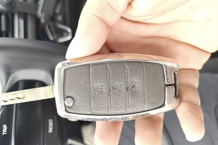 Used Kia Forte 2018 1.6L Manual Value Edition with Sunroof Vehicle Key