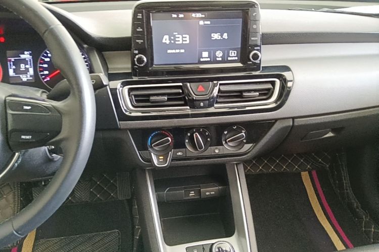 Used Kia Forte 2018 1.6L Manual Value Edition with Sunroof Center Console