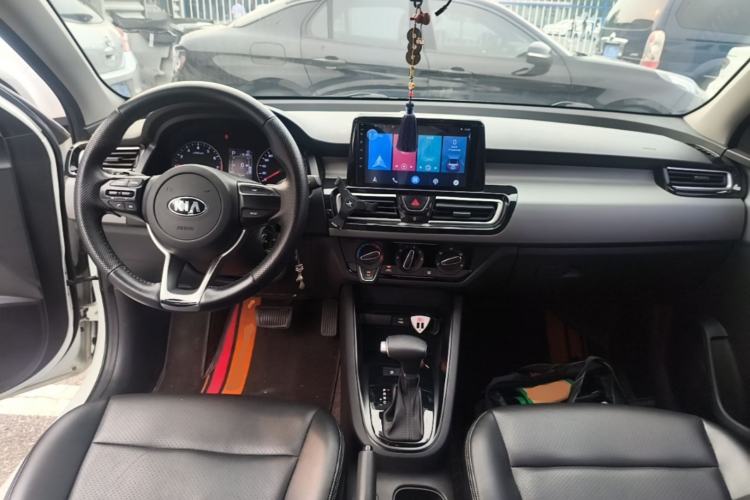 Used Kia Forte 2018 1.6L Automatic Value-Connect Edition with Intelligent Connectivity Center Console