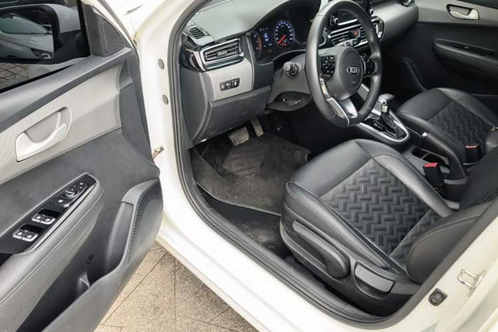 Used Kia Forte 2018 1.6L Automatic Value-Connect Edition with Intelligent Connectivity Driver Seat