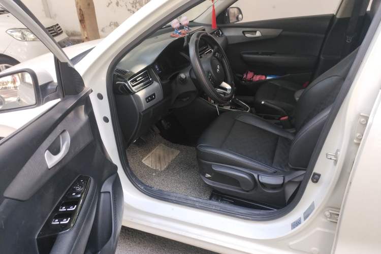 Used Kia Forte 2018 1.6L Automatic Value-Comfort Luxury Edition Driver Seat