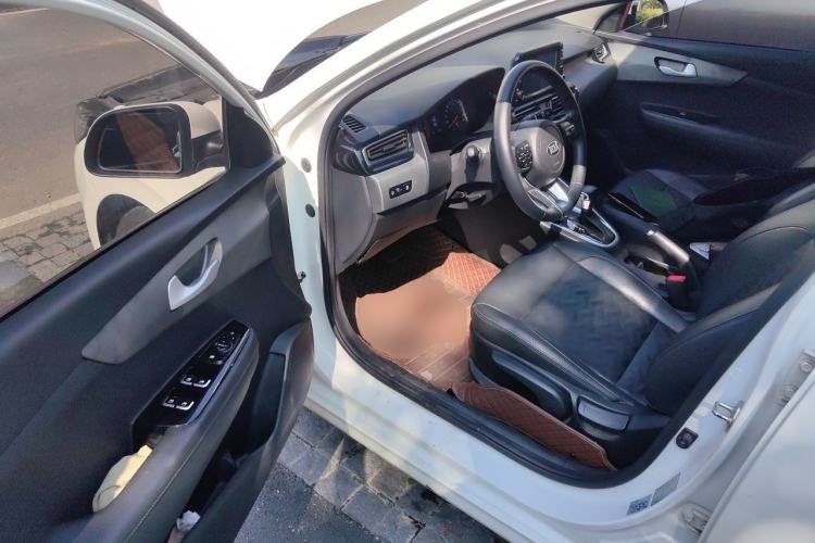 Used Kia Forte 2018 1.6L Automatic Value-Connect Edition with Intelligent Connectivity Driver Seat