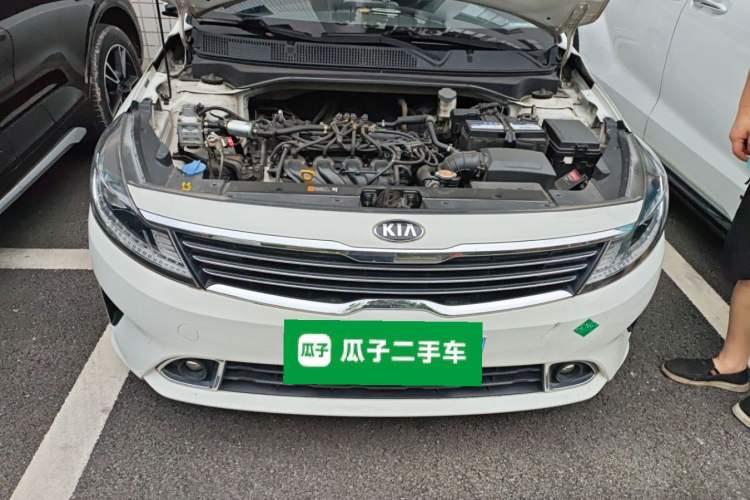 Used Kia Forte 2018 1.6L Manual Value Edition with Sunroof Engine Bay