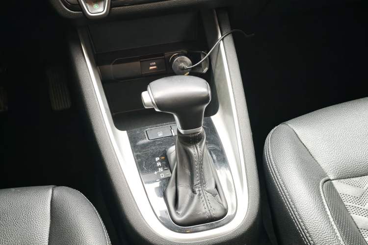 Used Kia Forte 2018 1.6L Automatic Value-Connect Edition with Intelligent Connectivity Gear Lever