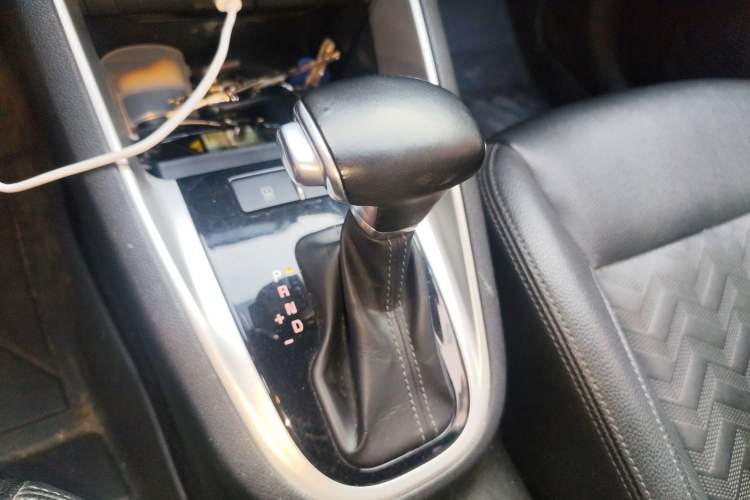 Used Kia Forte 2018 1.6L Automatic Value-Connect Edition with Intelligent Connectivity Gear Lever