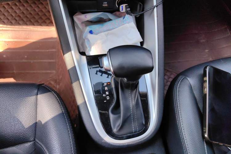 Used Kia Forte 2018 1.6L Automatic Value-Connect Edition with Intelligent Connectivity Gear Lever