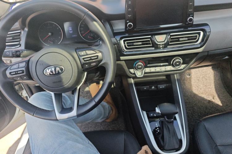 Used Kia Forte 2018 1.6L Automatic Value-Comfort Luxury Edition Interior 3