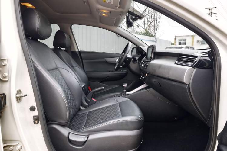 Used Kia Forte 2018 1.6L Automatic Value-Connect Edition with Intelligent Connectivity Interior 4