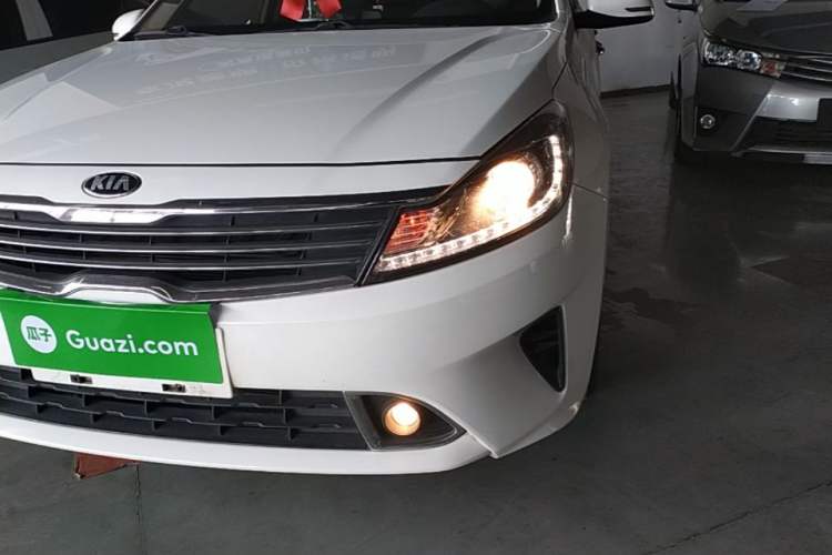 Used Kia Forte 2018 1.6L Automatic Value-Connect Edition with Intelligent Connectivity Left Front Headlight