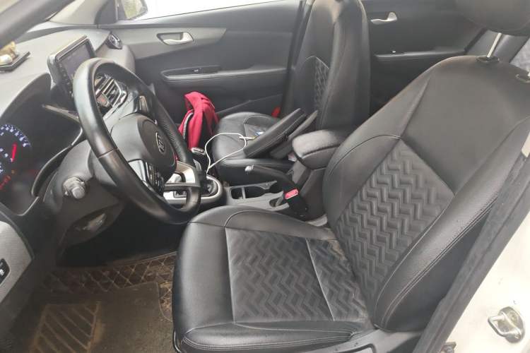 Used Kia Forte 2018 1.6L Manual Value Edition with Sunroof Left Front Seat