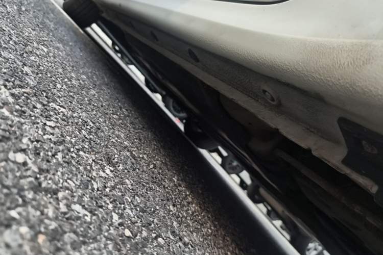 Used Kia Forte 2018 1.6L Automatic Value-Connect Edition with Intelligent Connectivity Left Side Sill