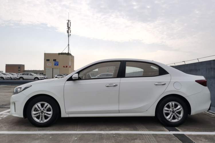 Used Kia Forte 2018 1.6L Manual Value Edition with Sunroof Left Side