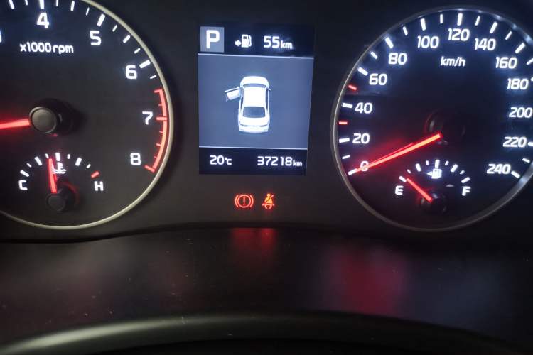 Used Kia Forte 2018 1.6L Automatic Value-Connect Edition with Intelligent Connectivity Odometer Close Up