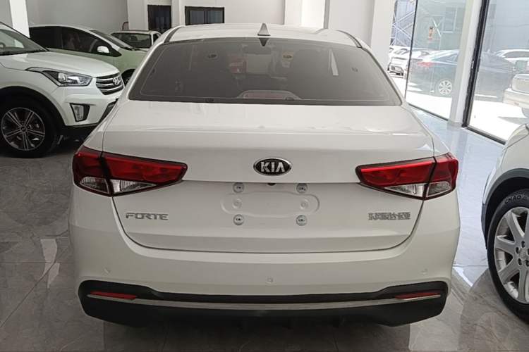 Used Kia Forte 2018 1.6L Manual Value Edition with Sunroof Rear