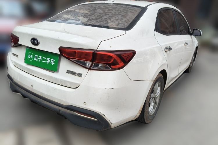 Used Kia Forte 2018 1.6L Manual Value Edition with Sunroof Rear Right 45 Deg