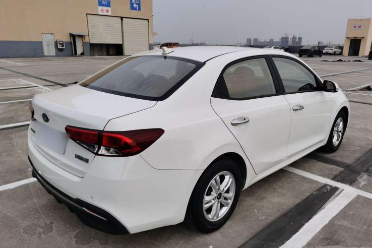 Used Kia Forte 2018 1.6L Manual Value Edition with Sunroof Rear Right 45 Deg