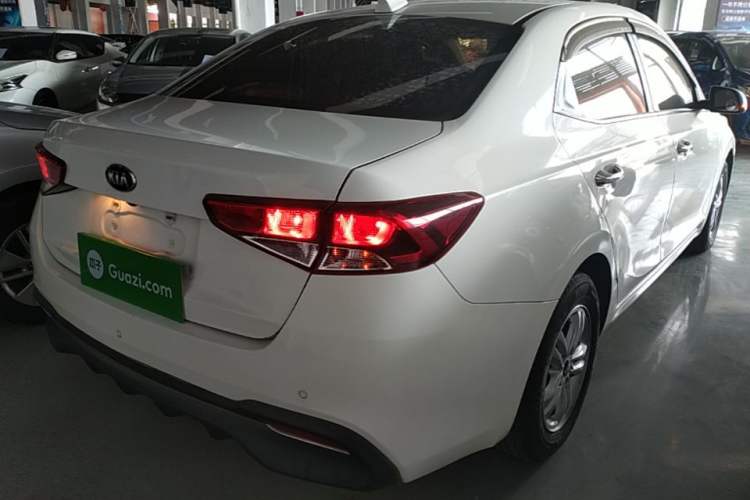 Used Kia Forte 2018 1.6L Automatic Value-Connect Edition with Intelligent Connectivity Rear Right 45 Deg