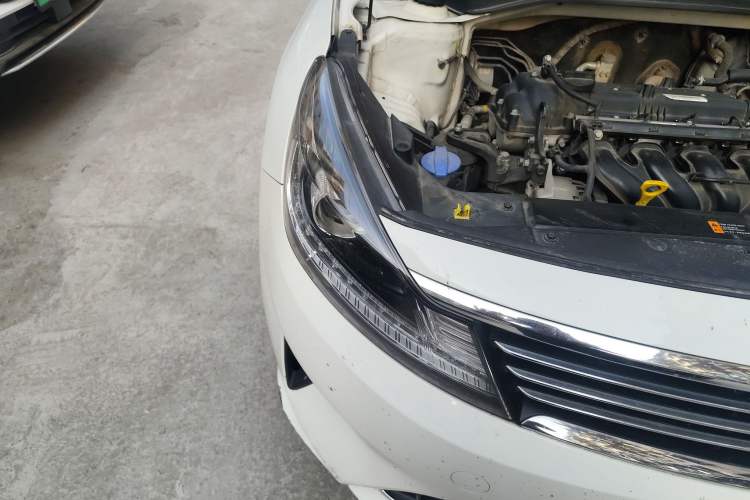 Used Kia Forte 2018 1.6L Automatic Value-Connect Edition with Intelligent Connectivity Right Front Headlight