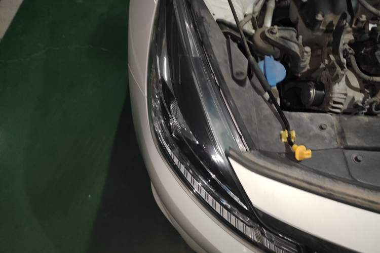 Used Kia Forte 2018 1.6L Automatic Value-Connect Edition with Intelligent Connectivity Right Front Headlight