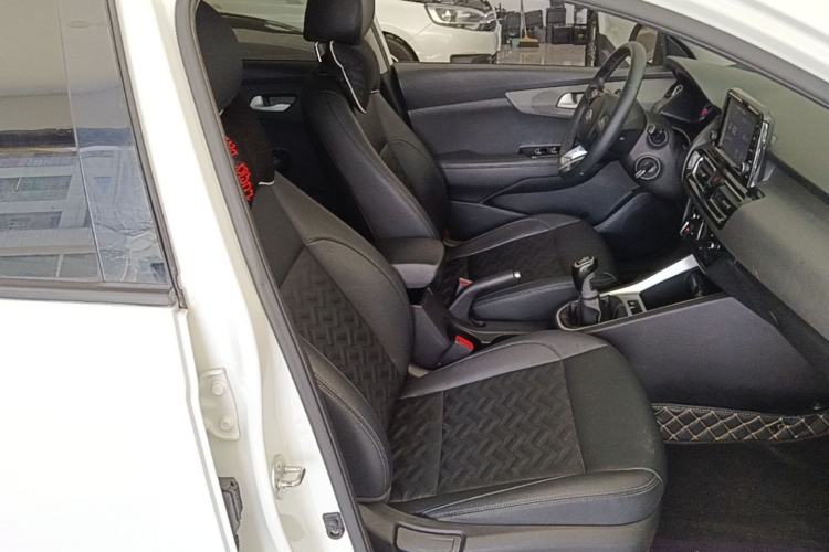 Used Kia Forte 2018 1.6L Manual Value Edition with Sunroof Right Front Seat