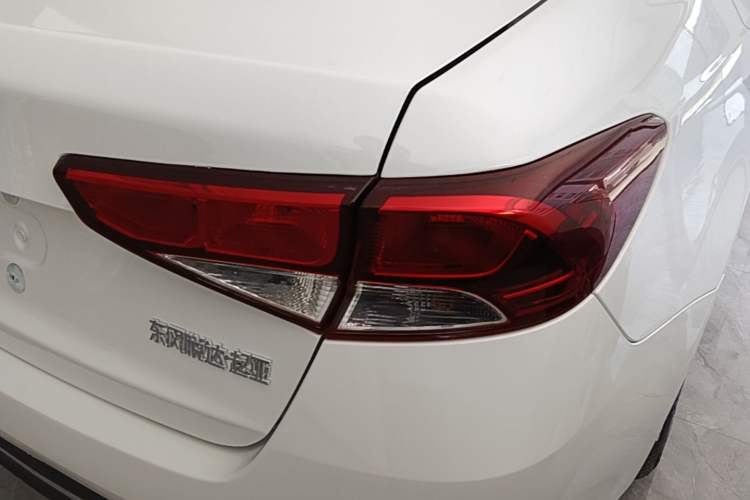 Used Kia Forte 2018 1.6L Manual Value Edition with Sunroof Right Rear Taillight