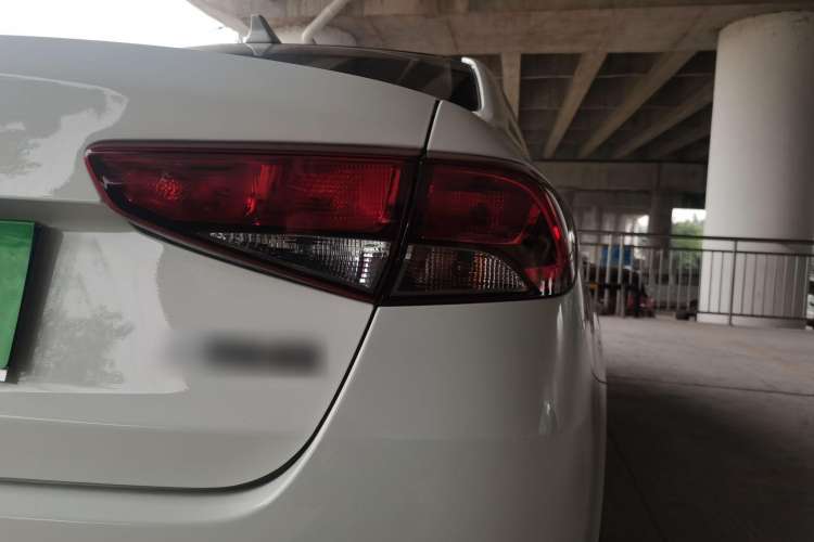 Used Kia Forte 2018 1.6L Automatic Value-Connect Edition with Intelligent Connectivity Right Rear Taillight